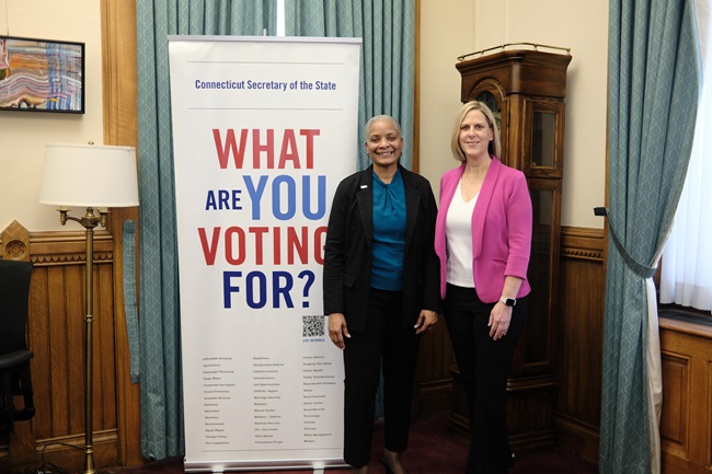 Deputy Jennifer Barahona - swearing-in photo 1